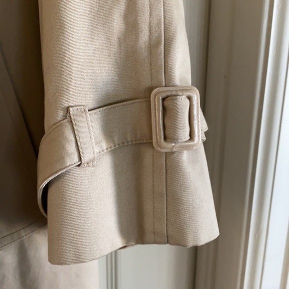 London Fog Trench Coat, Size 6 (missing belt). - Picture 8 of 9